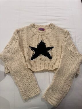 Edikted Cream Cropped Knit Sweater with Black Star